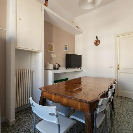 Guesthost - San Lorenzo Bright X8 Рим