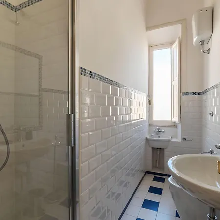 Guesthost - San Lorenzo Bright X8 Апартаменты *