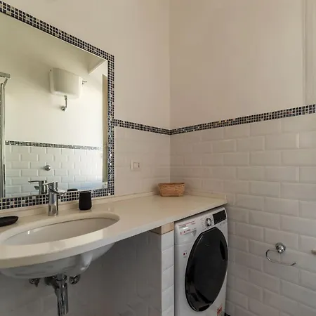 Guesthost - San Lorenzo Bright X8 Рим