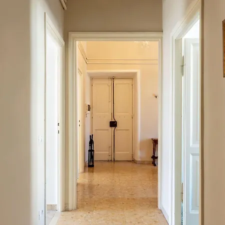 Guesthost - San Lorenzo Bright X8 Апартаменты