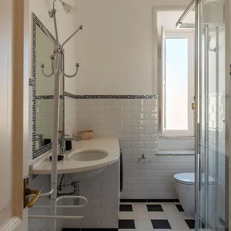 Апартаменты Guesthost - San Lorenzo Bright X8 *