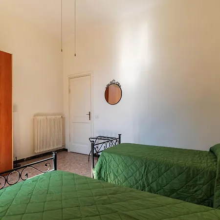 Guesthost - San Lorenzo Bright X8 Апартаменты Рим