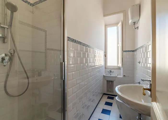 Guesthost - San Lorenzo Bright X8 Lägenhet *